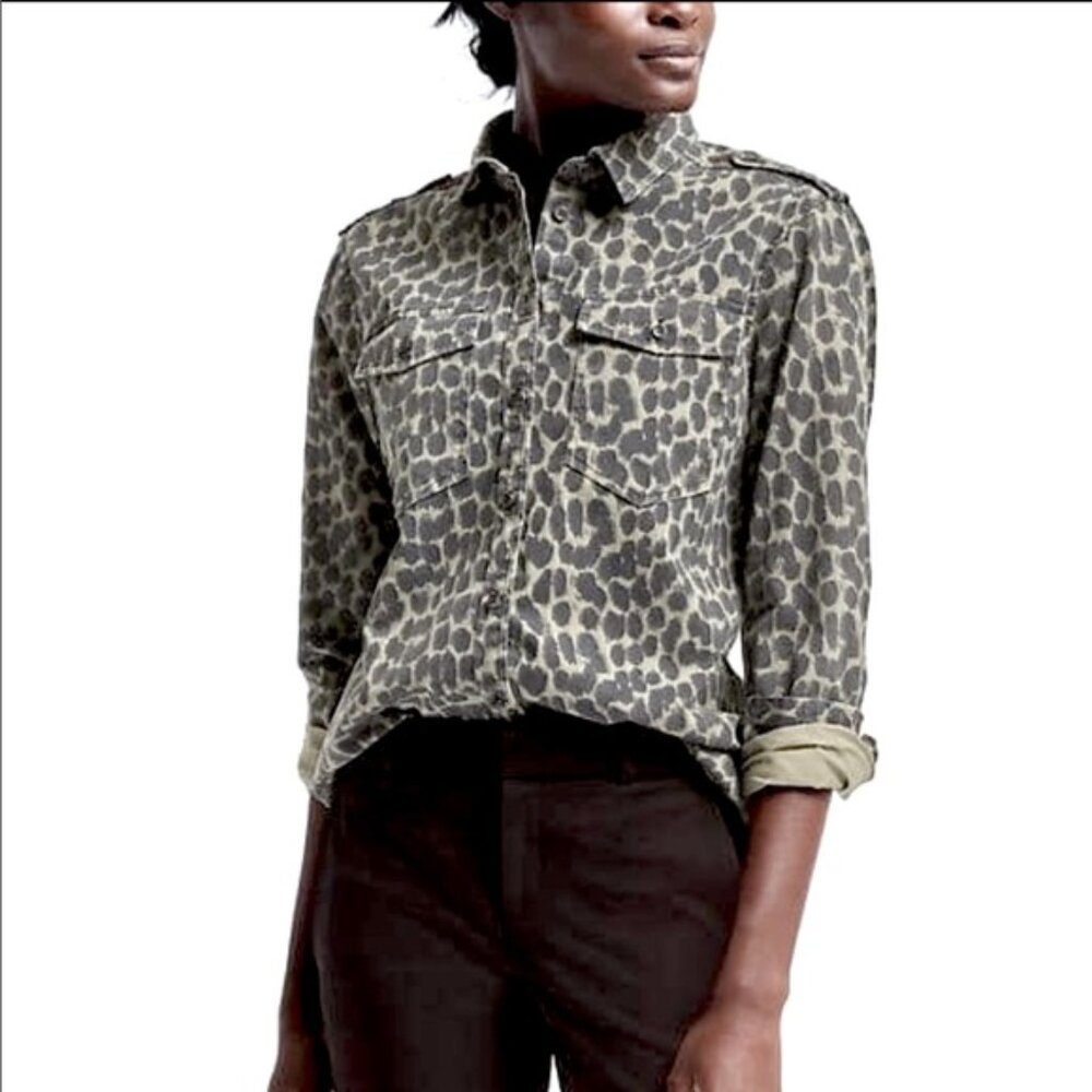 NWT Banana Republic Peyton Utility Dillon Shirt in Green & Black Animal Print L